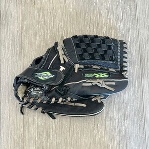 Louisville Slugger Zephyr softball glove